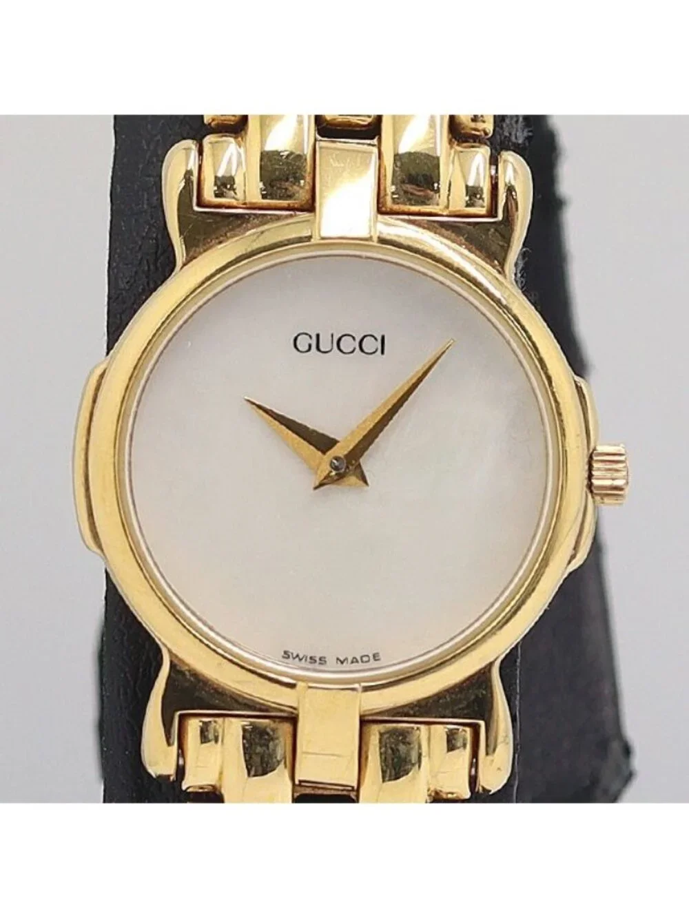 Gucci Boxed Quartz White Shell Dial Watch
